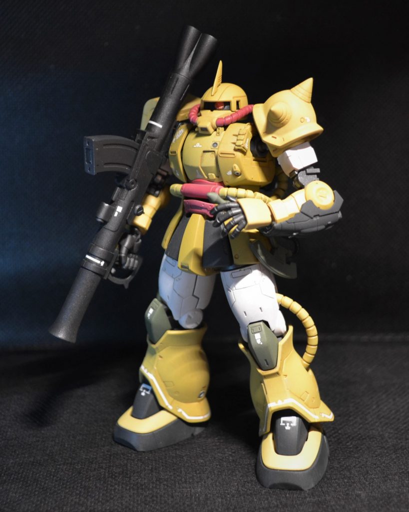 背面は見せどころあんまりないので割愛。
いつかHG基準のデザートタイプや、ディザートザクが出たらと並べたいですね。