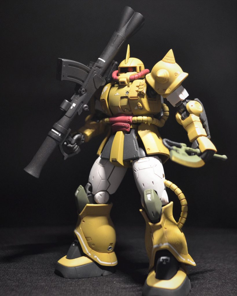 D1型バズーカと指揮官アンテナ、左胸にスモークディスチャージャー。