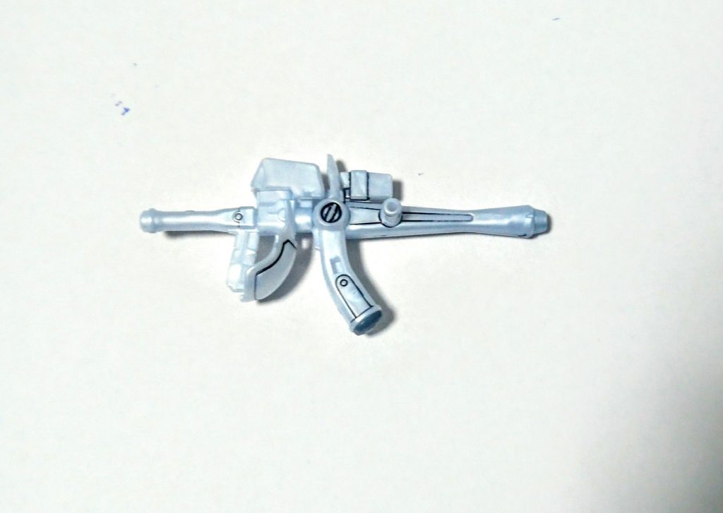 ビームライフルはスコープ上などの謎の丸い部分などを削った以外はほぼそのままです。