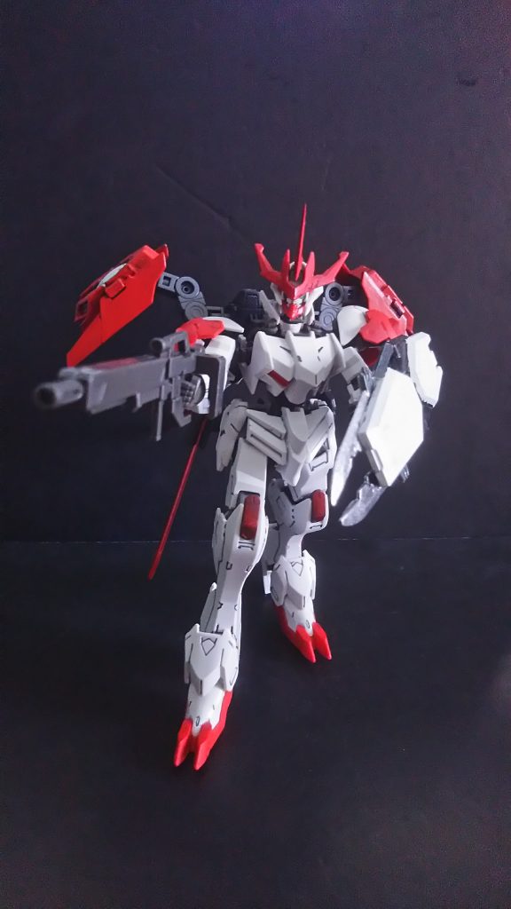 武装
①ロングライフル:セミオートのライフル
②バトルシールド:多層式シールドに刃を着けて攻撃性能を高めたシールド