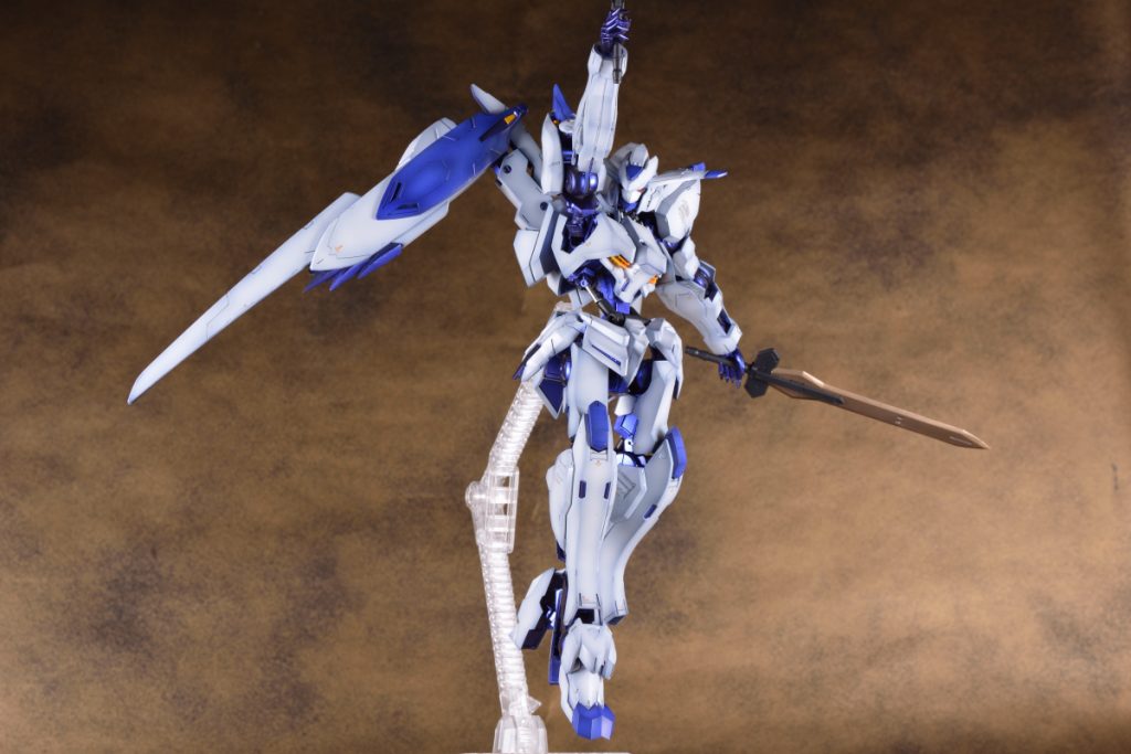 肩関節の交換によりバエルのもとに集え的なポーズも無理なくこなせるようになりました。