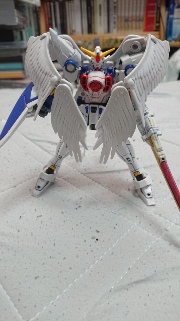 シールド内のビームサーベルはパイロットが近接格闘戦が得意ではなかったので、あまり使用されなかった。