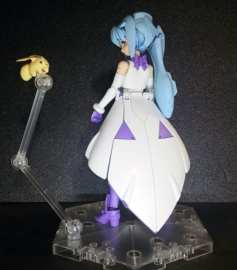 振り向きで1枚。背中のモールドもちゃんと埋めたよ