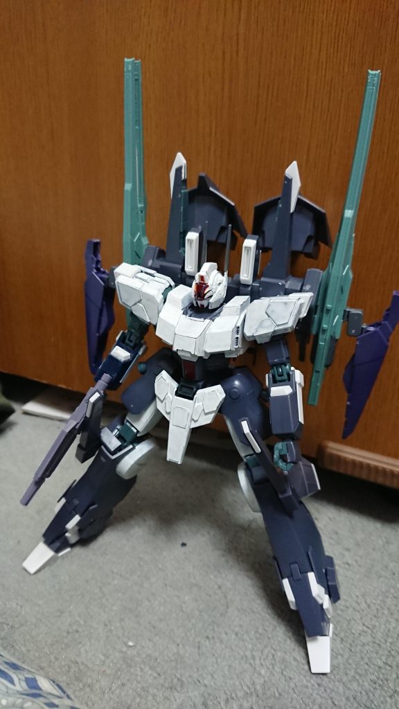 武装は頭部バルカン砲とジェガン用のビームライフル、ビームサーベル、戦艦を一撃で沈める威力を持つ高出力ビームキャノン。