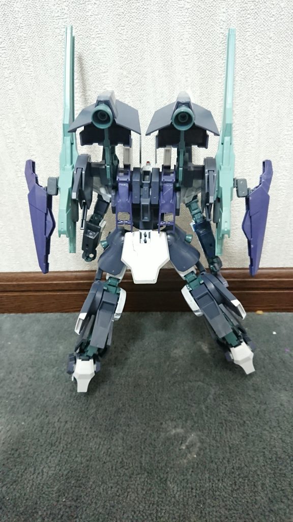 シルヴァバレトの先祖であるサイコガンダムの可変機能を復活させたことで、コンセプトは違うものの先祖帰りを果たした。