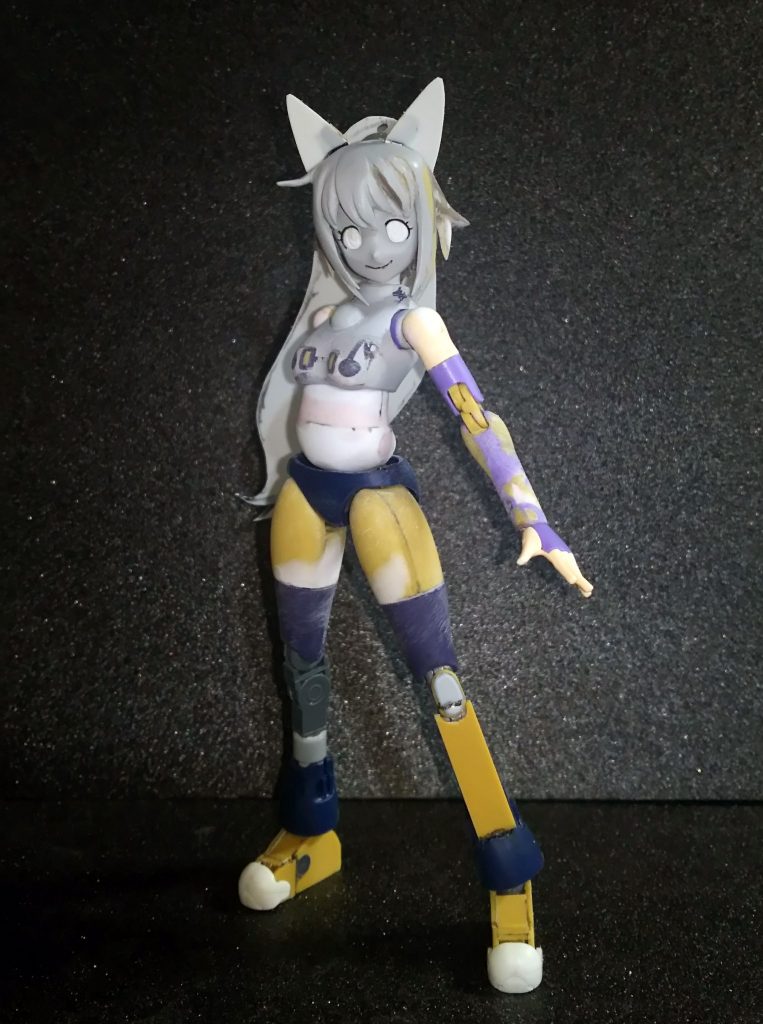 ちゃんと全員のパーツを使うんだって事で申し訳程度につま先にサラちゃんのMS形態の肩パーツを
使ってます。ブーツの丸み左右対称とか無理ゲーなんで丁度よかったです