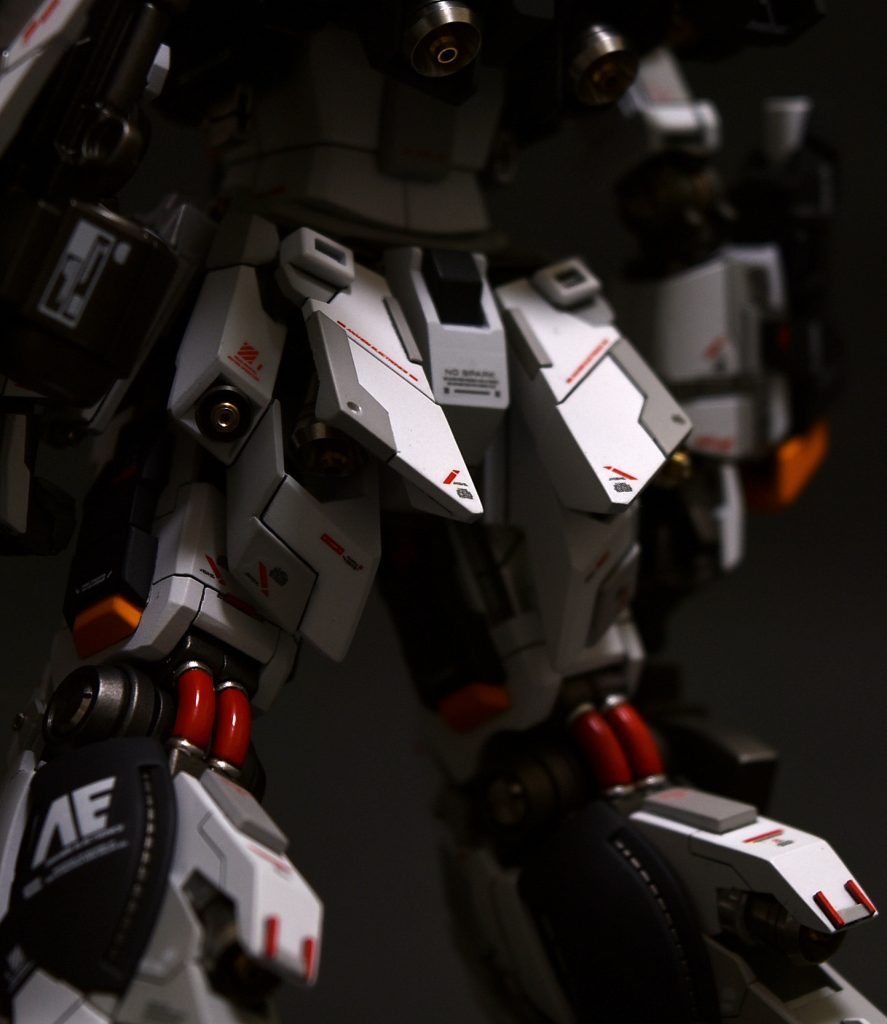 リアスカートをユニコーンの物に差替え