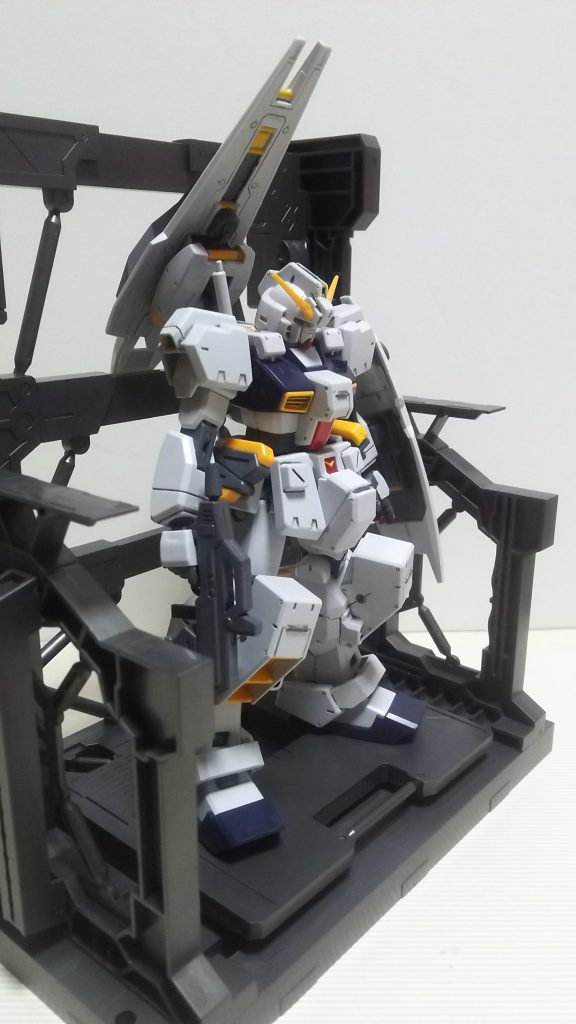 塗装はほぼガンダムマーカーです。