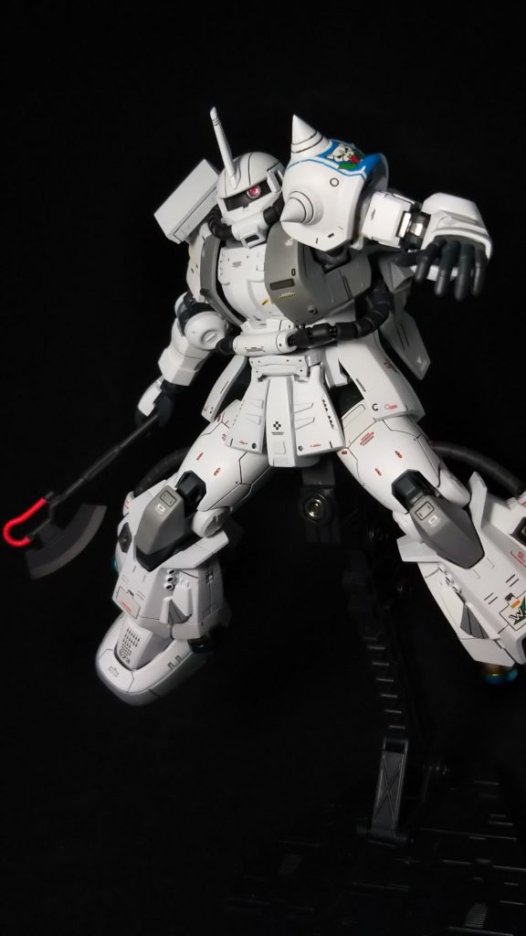 近接格闘兵器でお馴染みのヒートホークも、勿論常備
パイプの様な部分も赤くする事で少しばかり目立つ仕様に