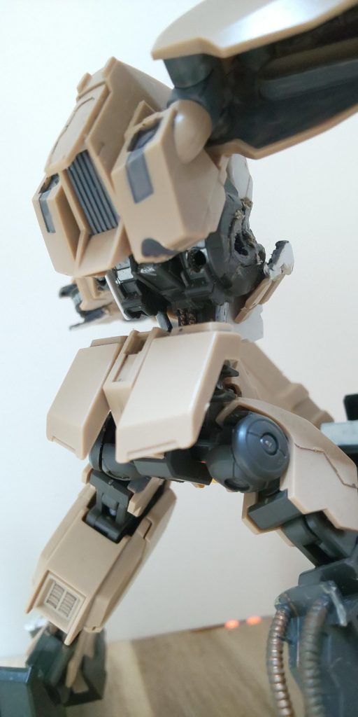 背面まで貫通してます (よく生きてたな、、、)