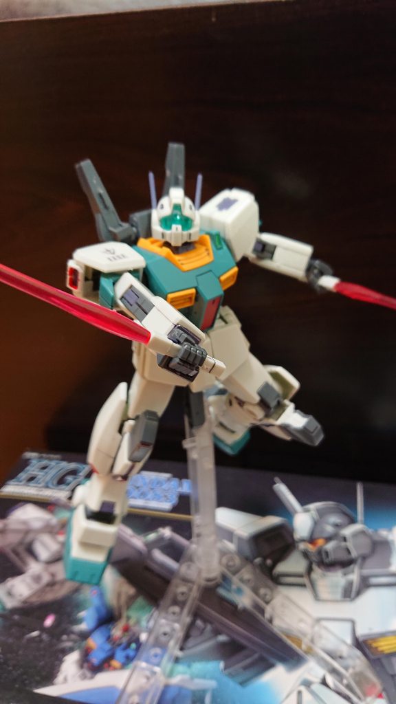 ↑ドライセンを撃墜するワスプ所属のジムIII
◆レン「ナイスだ!少尉!」
◆ワスプ隊パイロット「中尉こそ囮役ありがとうございます」
そして、残党所属機は撤退していく。
◆ワスプオペレーター「敵機、撤退します!」
◆レン「どうするの?マホ」
◆マホ「追撃は713部隊に任せる。あと、レ…角松中尉、いくら同期とはいえ敬語を使え」
◆レン「了解しましたよ、菊池艦長殿wあと、例の部隊の設立案はどうなったんですか?」
◆マホ「設立されるが、予算はあまり回ってこないから母艦はこのワスプになる。そして、パイロットはあなたを含めて問題ありのものや、新米よ…特に第1小隊の隊長なんて…」