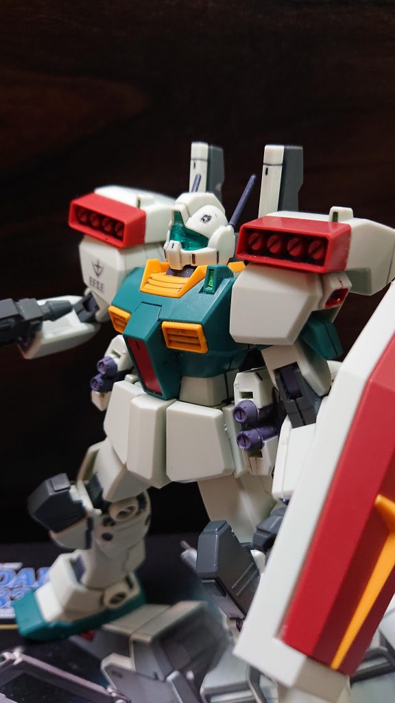 ↑ミサイルのハッチを解放するレンのジムIII
◆レン「そこだー!」
ミサイルを全て撃ち切り、一気に多数の残党所属機を撃墜するレン。しかし、ドライセンが1機残った。