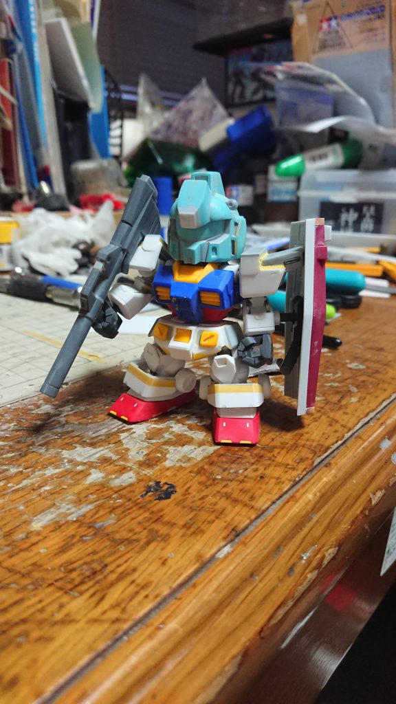 塗装直前。だいぶあちこち弄っていますが、元キットのパーツを意外と使っているのがわかると思います。