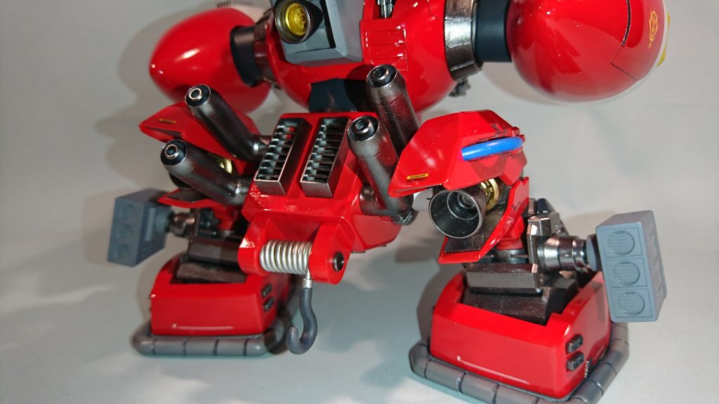 下半身もプラ板からスクラッチして、エンジン的な🎵
ウインチ…いるのでしょうか(笑)