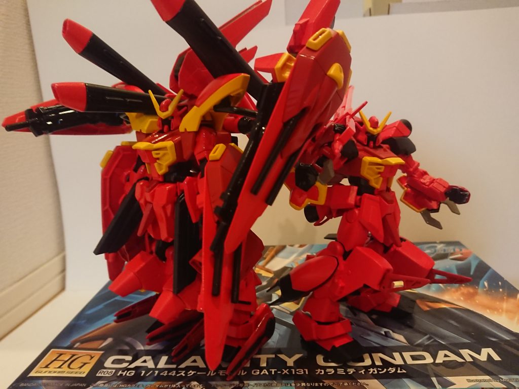 前回私が作ったバトルシップカラミティと
並べるとバトルシップカラミティの大きさが伝わりますねwwwそしてどうでもいいんですけどバトルシップカラミティはあの後ほんの少し改良を加えてビーム砲を2つ増やしました!合計のビーム砲の数は30です!やった!
今回もここまで長々と見てくれてありがとうございました。
今回の機体は前回よりは反省点が前回より無くなり多少の前回よりはうまく行きました。色々うまく行って満足です!今度はもっと早く作りたい頑張ろ
最後まで見てくださりどうもありがとうございました!