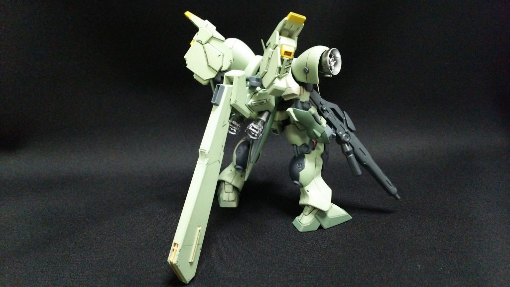 背面のプロトタイプトライブースターはヘイズルのに少しだけ弄ってます。
(バーニアや追加スラスター等)