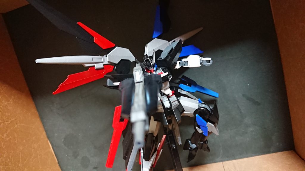 射撃武装でアメイジングストライクフリーダムのライフルを・・・ドラグーンと射出可能って設定・・・