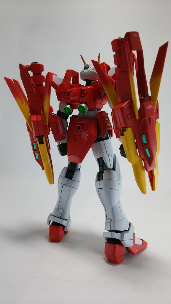 背面から。ワンポイントでバーニア内部をグリーンで塗装。