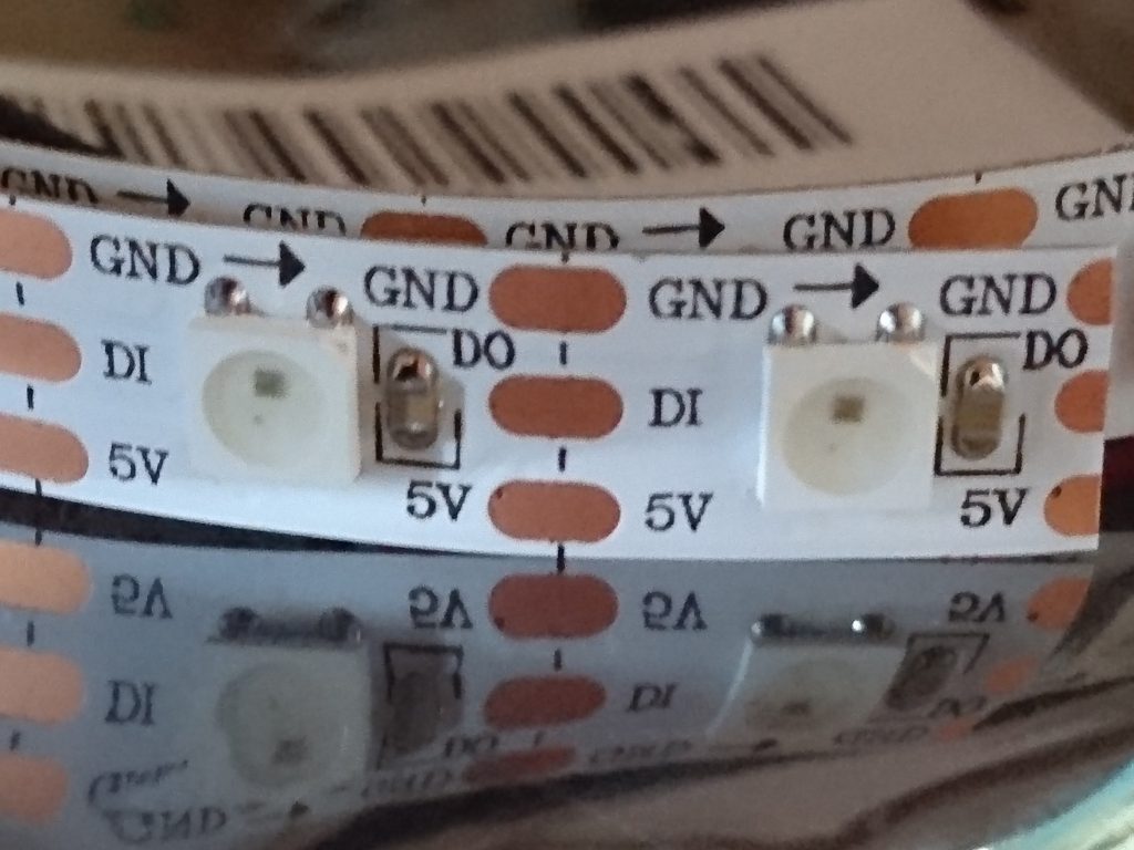 LEDにはWS2812Bが内蔵されたNeoPixel RGB テープを使用