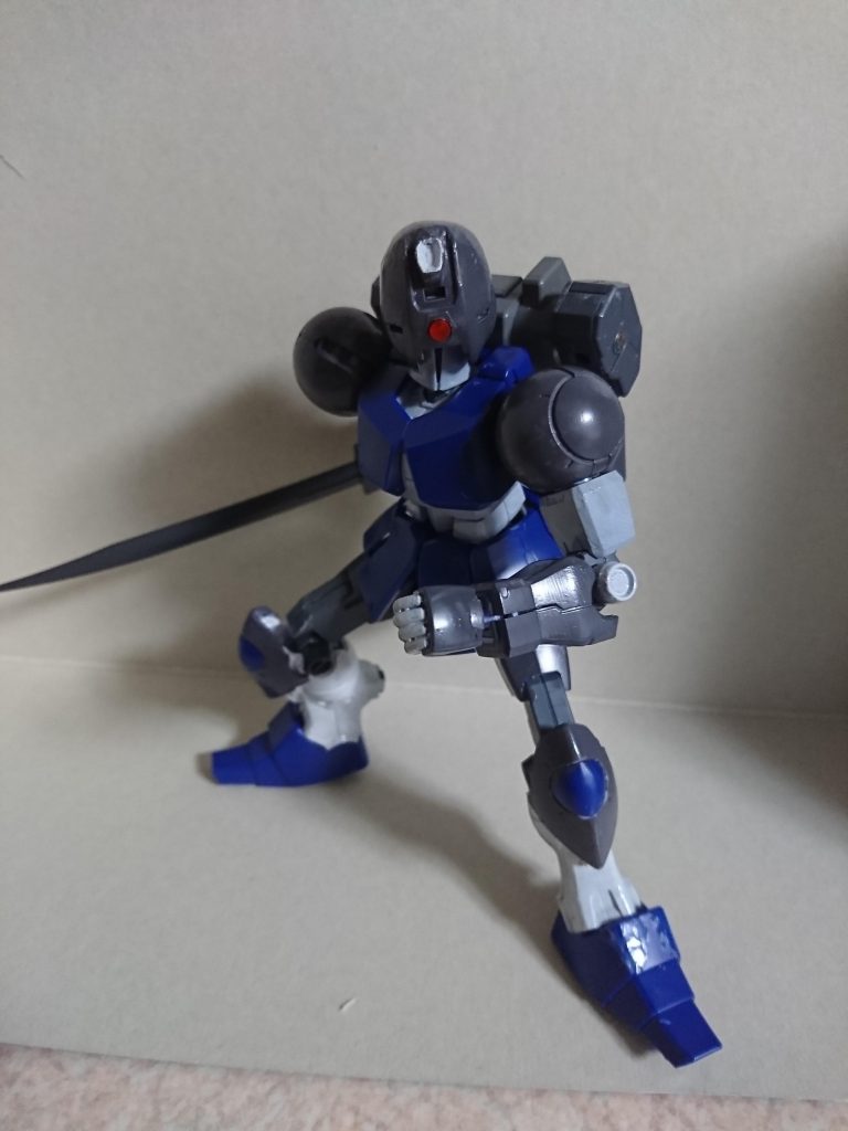 元のギャンが騎士のイメージに対して、今回は野武士のイメージで作成しました。