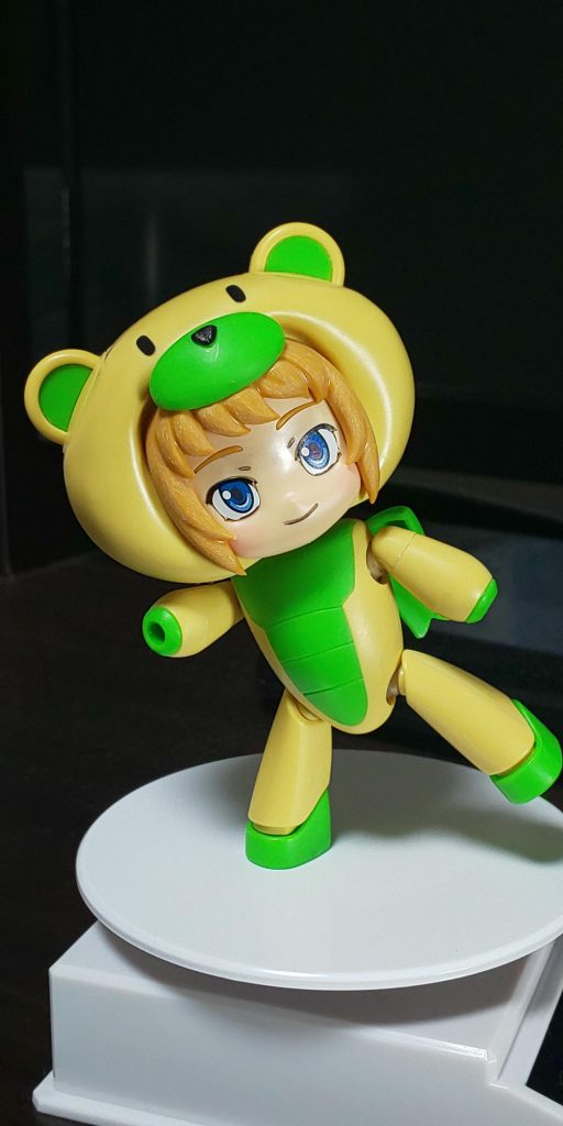 クルクル回してみました。(laugh)

https://www.youtube.com/watch?v=TQtk_FTwBv4

ソーラーターンテーブルなので、自動的に回るものなのですが、壊れているので手動で勢いを付けて回しています。地味。(eyebrow)