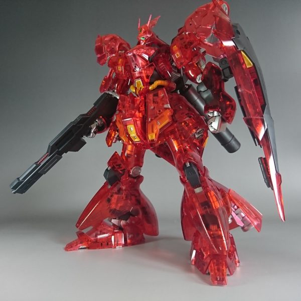 【組み立て済み,箱付き】 ガンプラ　RG サザビー クリアカラー プレミアムバンダイ、「RG サザビー[クリアカラー]」や「ハロ