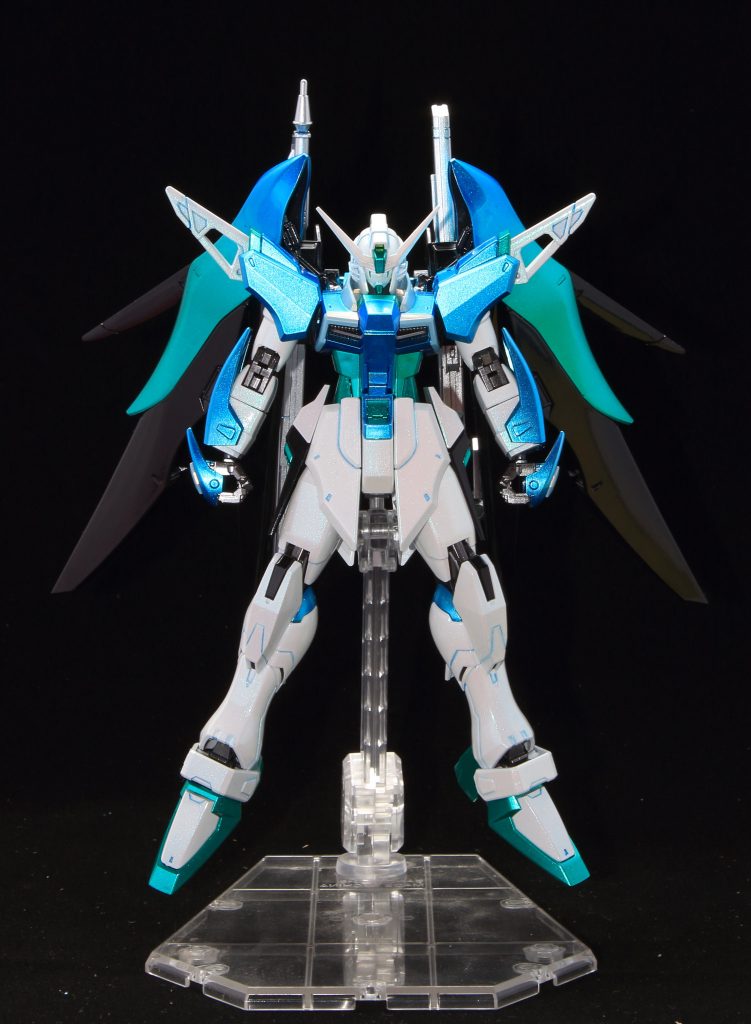 なかなか目に見える通りのメタリック感、ツヤツヤ感を写真で表現するのが難しいですね… 
3枚目の写真以降は太陽光下で撮影してみましたが、風でブースが倒れ、直している間に曇ってしまい、晴れるとブースが…の繰り返しで心が折れました。
またいい写真が撮れたら追加します。