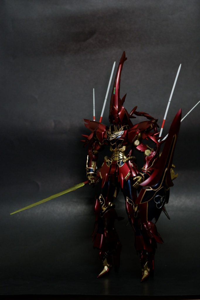 背景が白だったので見えづらかったですが、腕にトゲがついています。ここだけつや消しなので少し質感が違います。
シルエットにも大きく影響される部分で、最後の最後につけた部分でもあります。
個人的にはとても好きな箇所の一つです。
ここからは作業工程兼思い出語りです。おまけです。