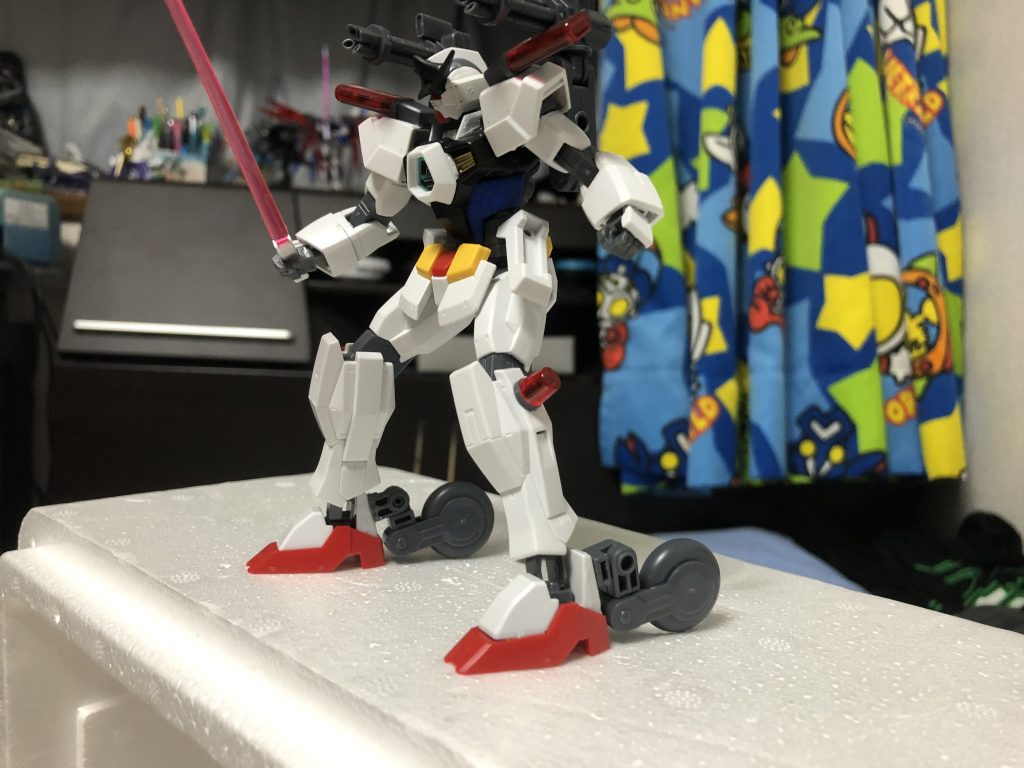 脚部にローラーが取り付けられており、地上では高い機動力を誇る
体のパトランプは本体が緊急車両と同等の扱いを受けている証拠、敵の追跡の際には赤く点滅するぞ!!