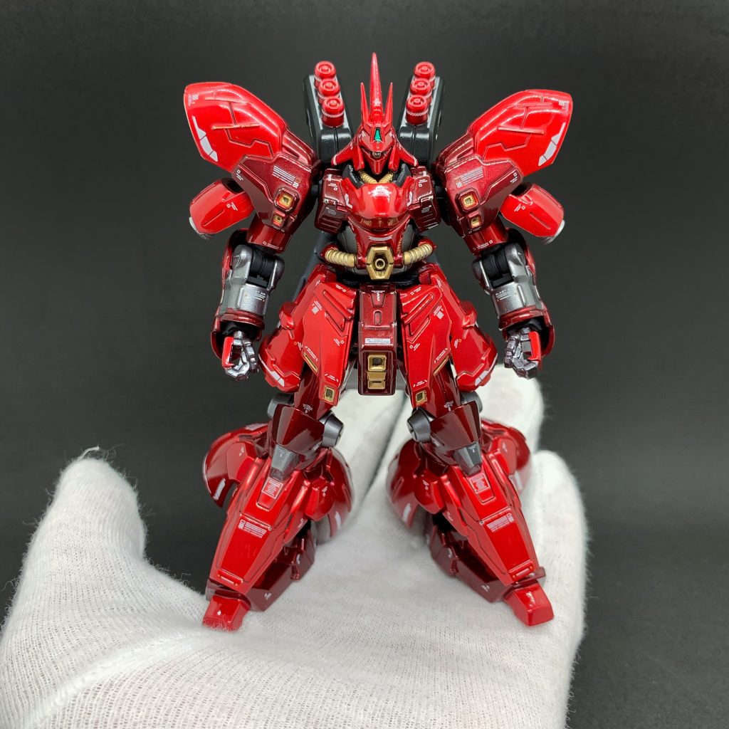 Gフレーム恒例の手乗り画像。サイズ的にはiPhone XRと同じくらいです。【製作過程~キャンディ塗装・鏡面仕上げ工程】