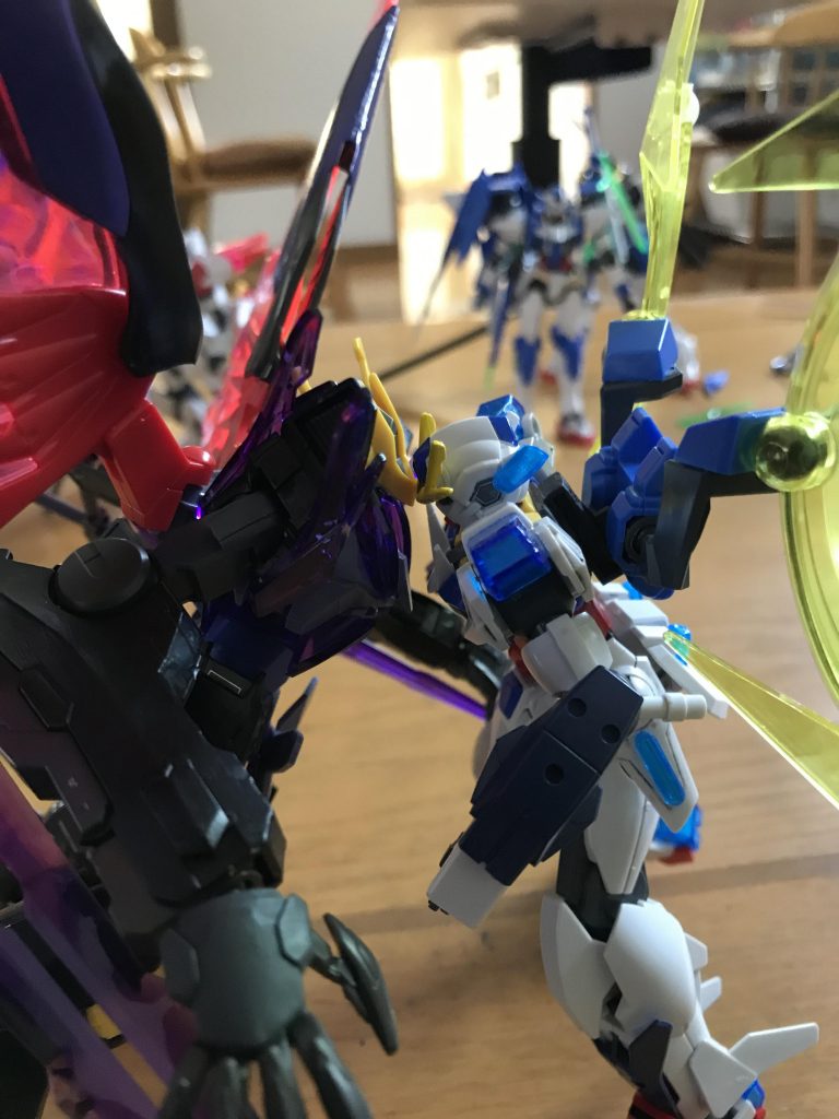 バルバトス・イービルVSクロストークガンダム・ユナイト
設定
バ:ディザスターフェイズ!!(光の翼展開)
ク:ユナイテッド・バーストフルバースト!!
激闘する戦いは加速していくのだった…!