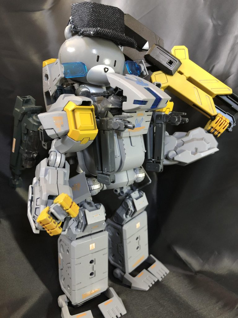 体型が重くて土台はへし折れました(笑)今作はダイバーギアを買い忘れたので後々買って作製したいです!こちらをモチーフに格納庫ジオラマに挑戦しようと思っています!\( 'ω' )/