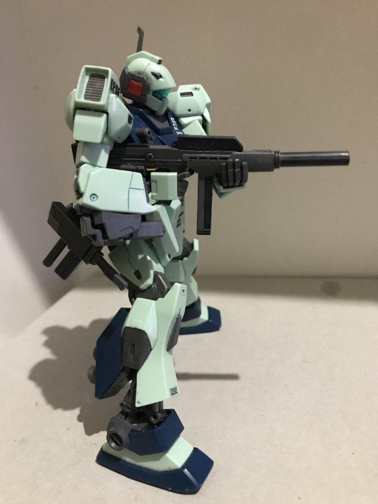 ジムライフル
こちらも2色塗装と墨入れをしました