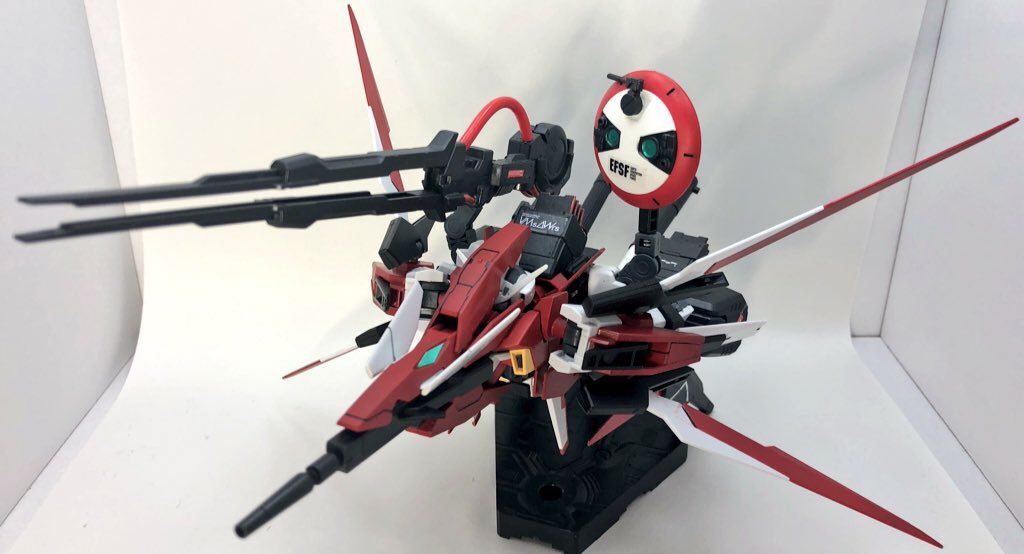 AGE-2 ストライカー
一部装備を増設した状態
空間戦仕様の為、地上での運用は不可能