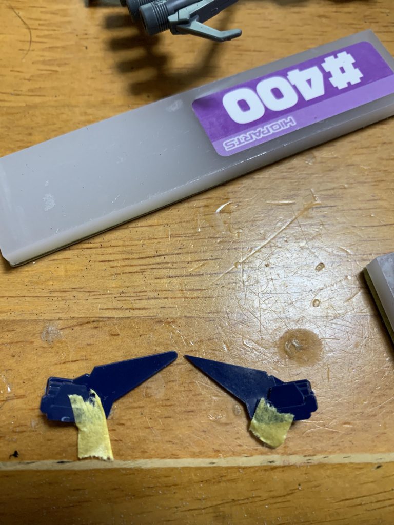 HGは安全を考慮して先端が丸くなっているため、各部のシャープ化は徹底的に行いました！