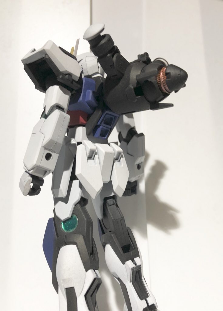 最初期に「素トライク」に搭載されたGNドライブ。
初期型なので、小型化できず大型になってしまった。
また、ノウハウが無かったためか起動したら疑似GNドライブ(紅い粒子)となってしまった。