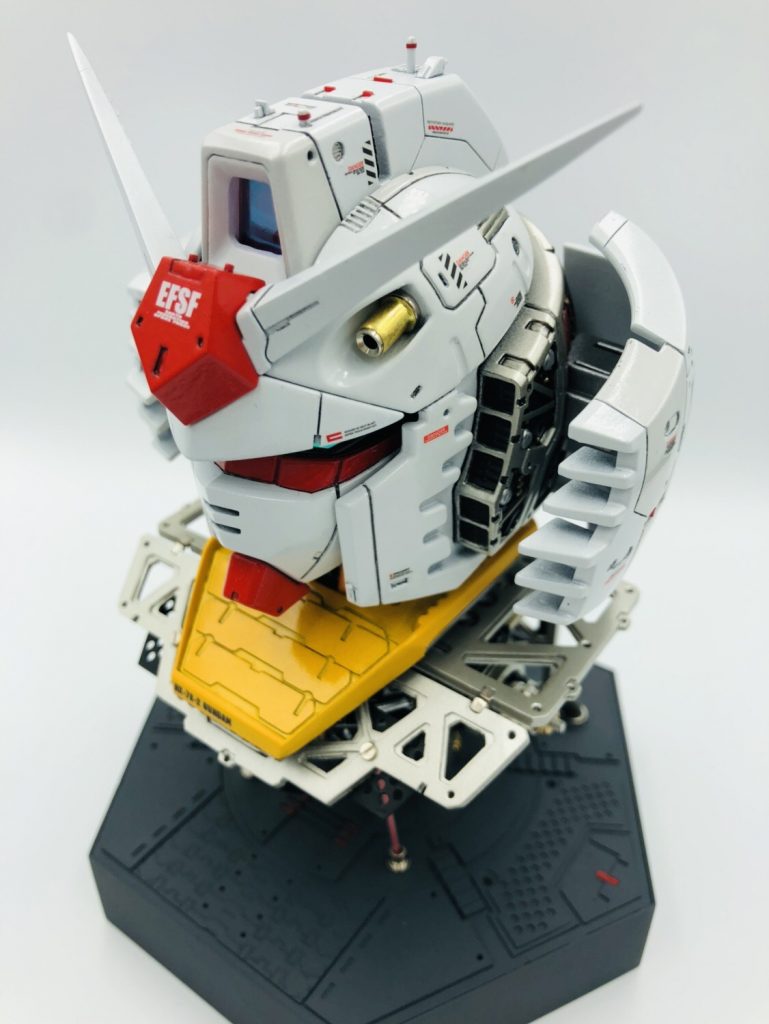外装内ディテールも塗り分け、ロックピンは外しましたので、通常より大きく展開した状態を再現できるようにしてあります。