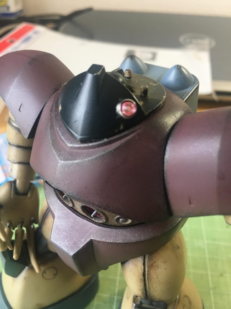 最初はマグネットでひっつける策も検討したんですが却下