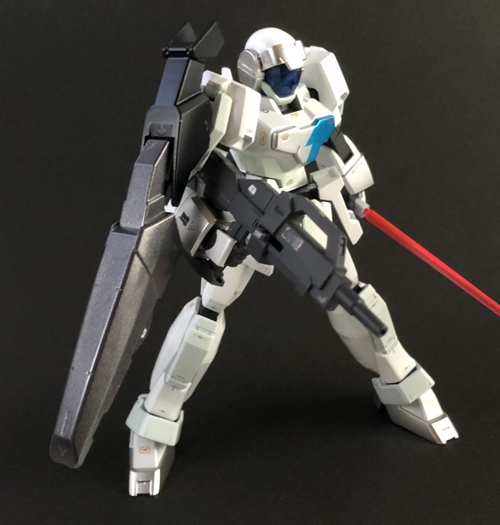 VGアーマー
ヴェイガン機の技術を転用したシールド兼スラスターユニット
電磁装甲と光波スラスターが使用可能
AGE-2マグナムSVの脚部追加装備を転用して接続にはネオジム磁石を使っています