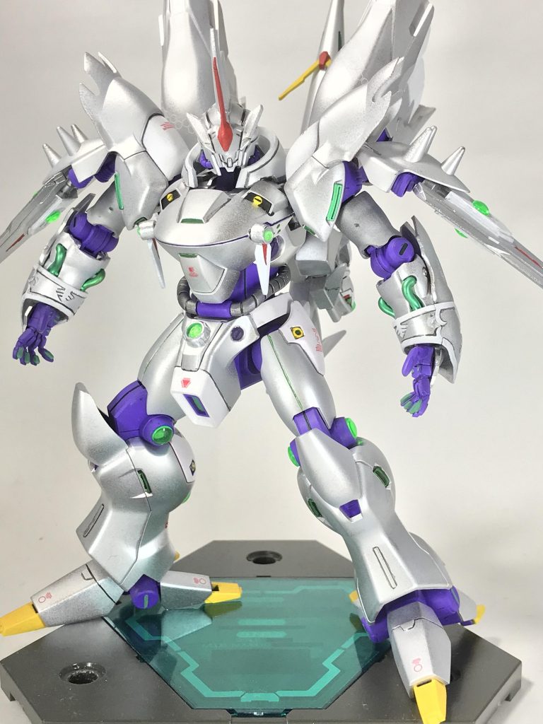 銀色に輝くボディ