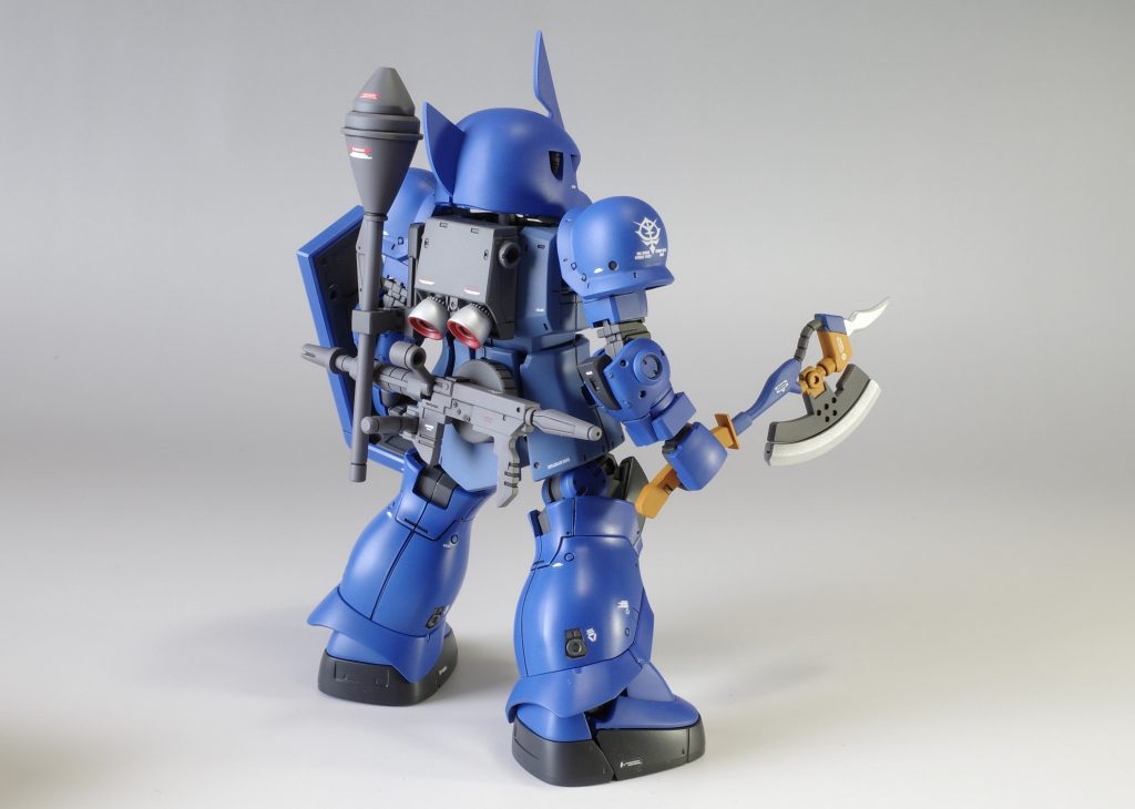 バックショット2。ザクマシンガンはネオジムでお尻に装着できます。