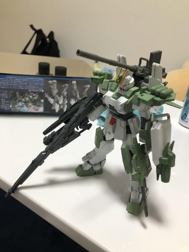 最後はデカールとつや消し前の画像で締め。このキット、1つで色々カスタマイズ出来たり、配色も元々グレーで塗装もしやすく凄くいいキットだなって思いました。複数買いしてしまうww
塗装が甘い部分が沢山あってまだまだだなって思う反面、前と比べると少し成長したかなって感じました。今はガンダムマーカーエアブラシを使ってますがゆくゆくは本格的なエアブラシを…
最後までご覧いただき、ありがとうございました！