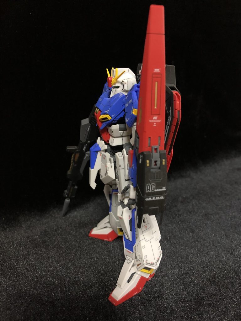 所々テキトーにゴールドとシルバーで差し色を入れたり。