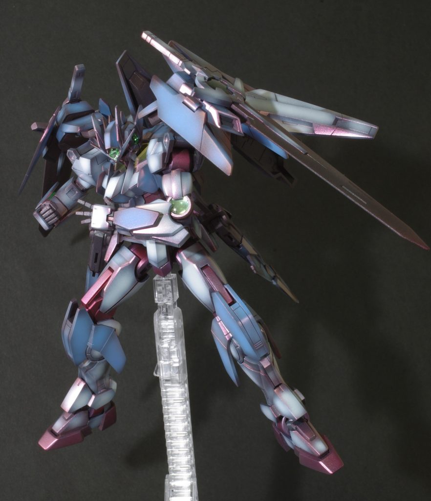 下地にも細工をしているので太陽光で金属粒子が光ります。