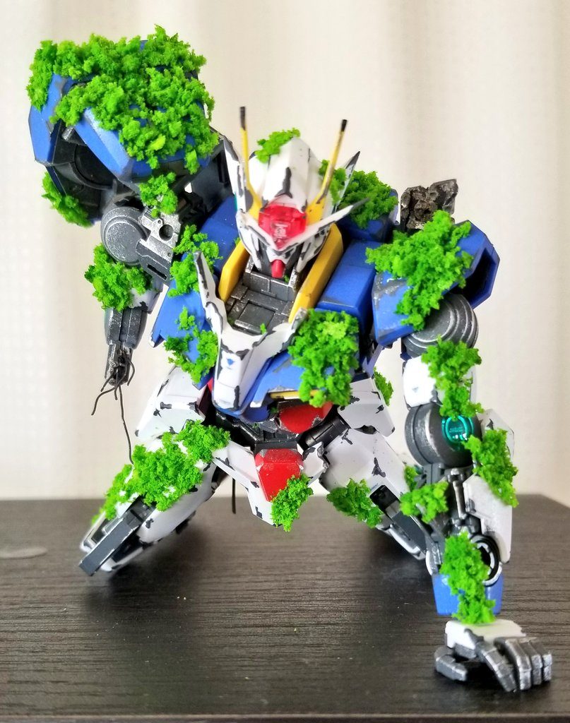 ここから絵の具で色を付けました。