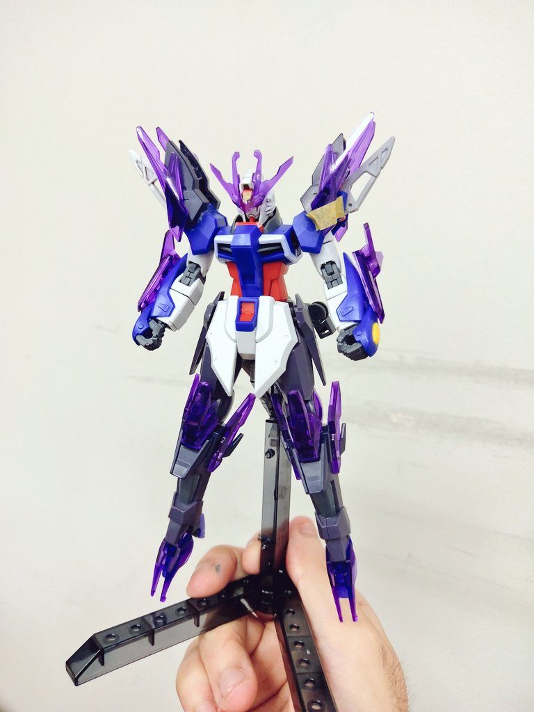 本体の仮組み。このあと胸部パーツにクリアパーツを追加しました。