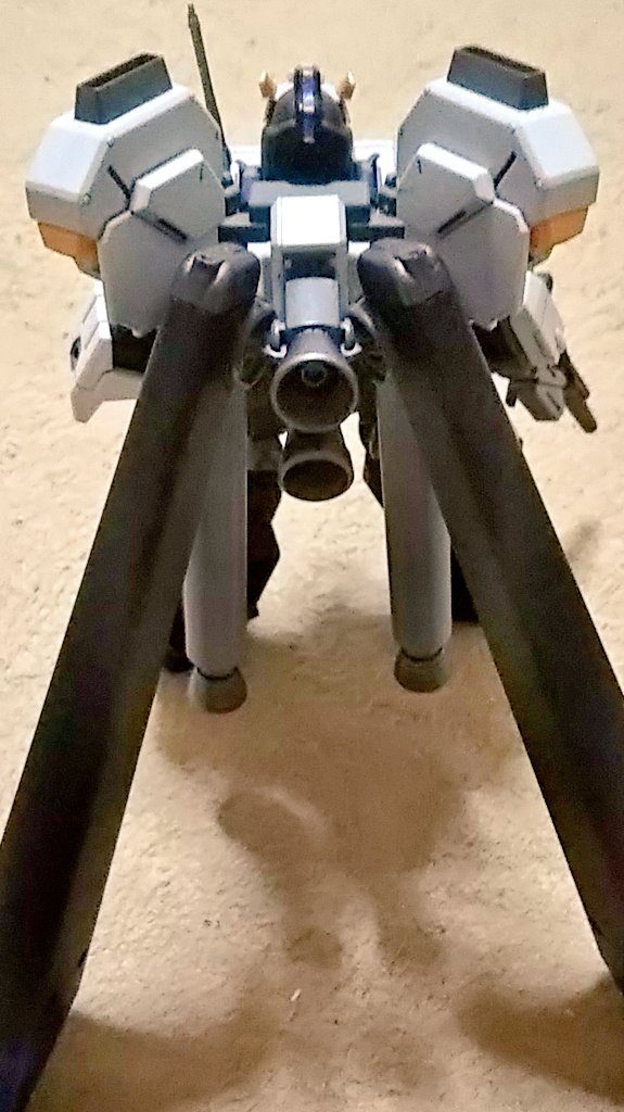 プロペラントタンク、追加ブースターを装備しています。