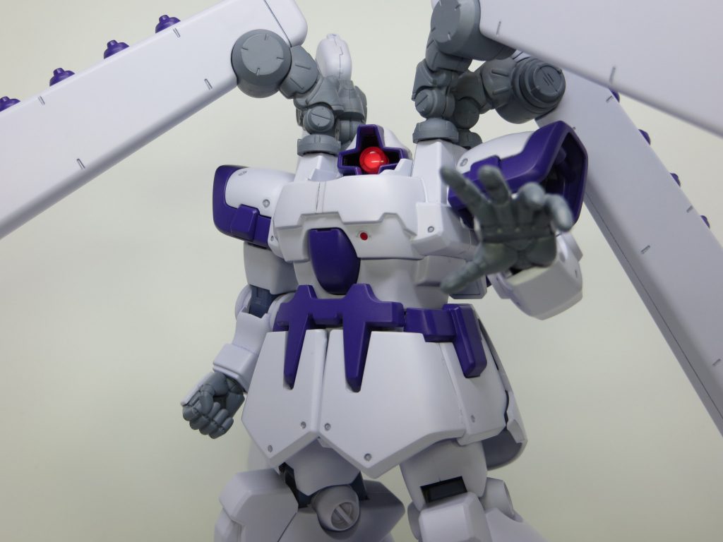 自分好みの機体が出来ました。ファンネルドムというコンセプトは気に入ったので、通常ドムやドライセンで2号機を作るかもw(ジャンクファンネルはほぼ使い果たしましたが…)