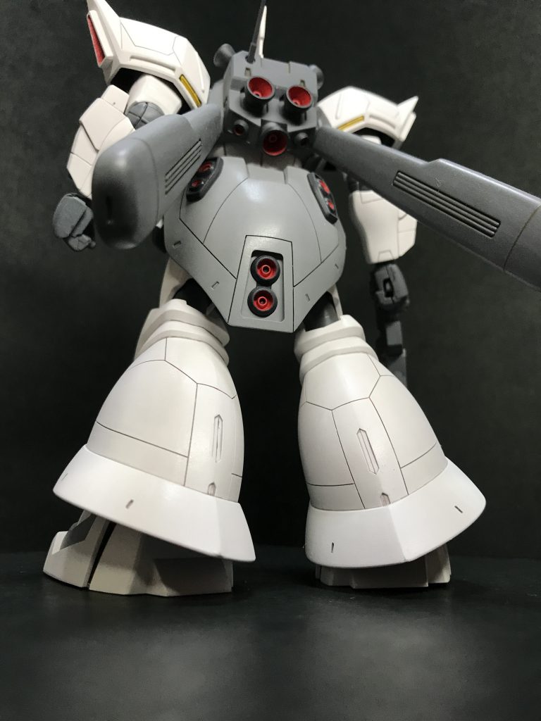 [ローアングル　後ろから]

ふくらはぎも尖ってますね。尖ってます。