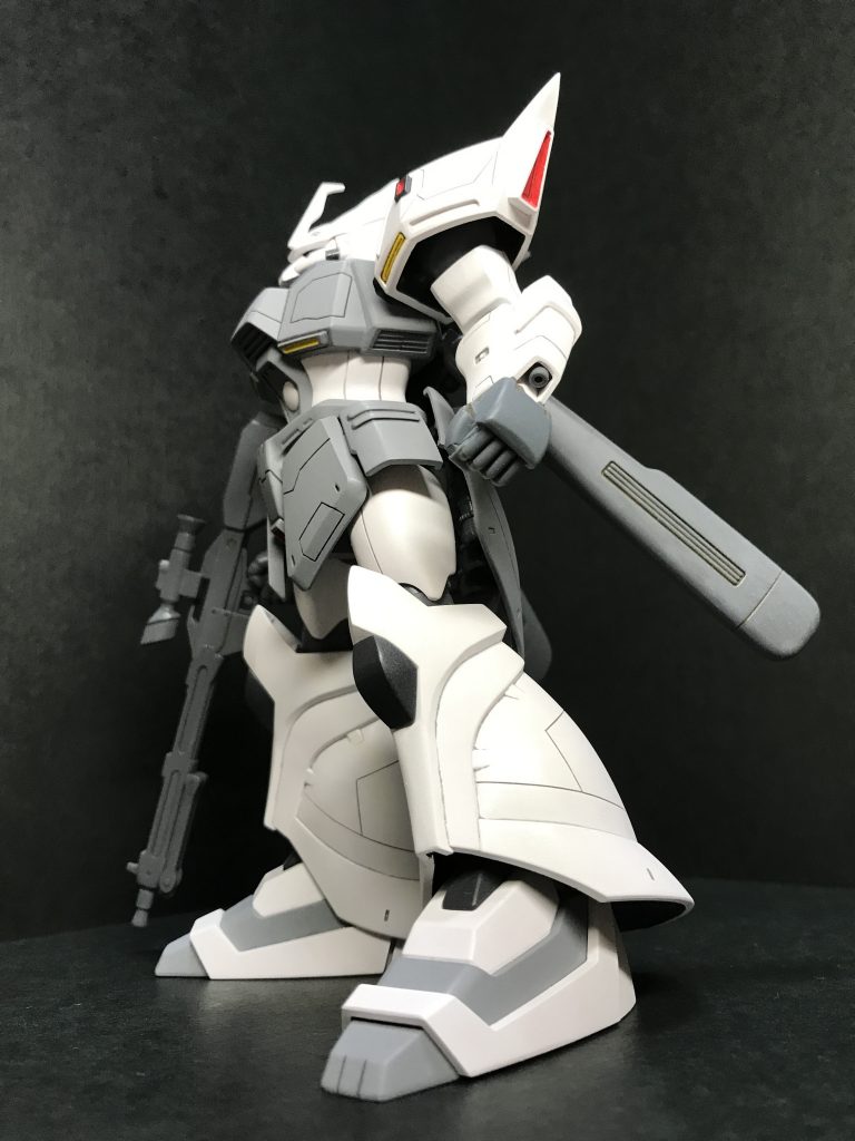 [仁王立ち　ローアングル]